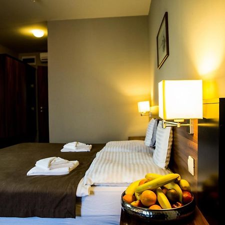 Fiaker Panzio Bed & Breakfast Zalaszentgrot Bagian luar foto