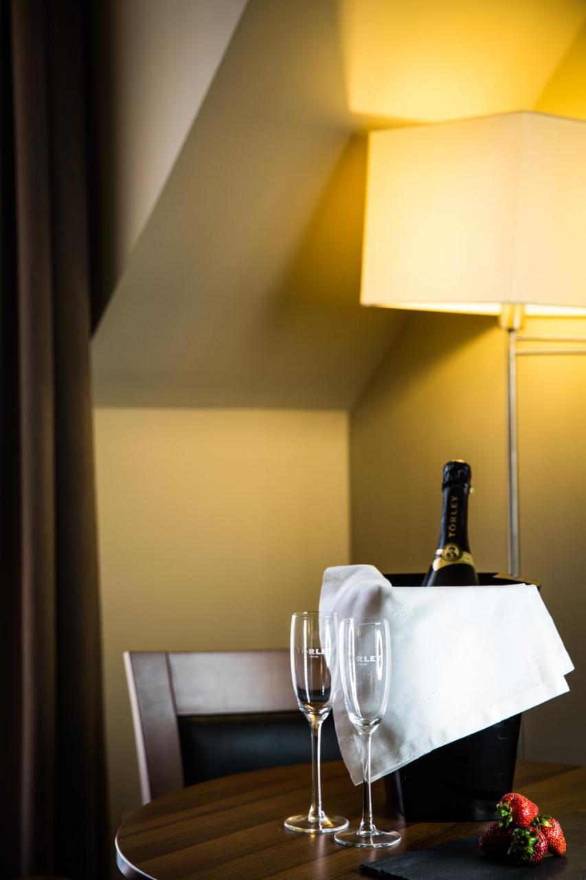 Fiaker Panzio Bed & Breakfast Zalaszentgrot Bagian luar foto