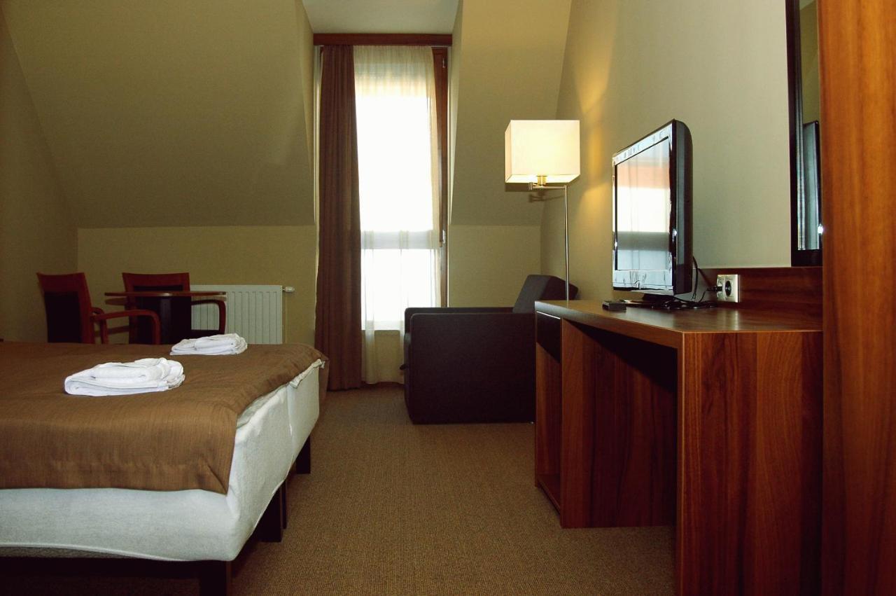 Fiaker Panzio Bed & Breakfast Zalaszentgrot Bagian luar foto