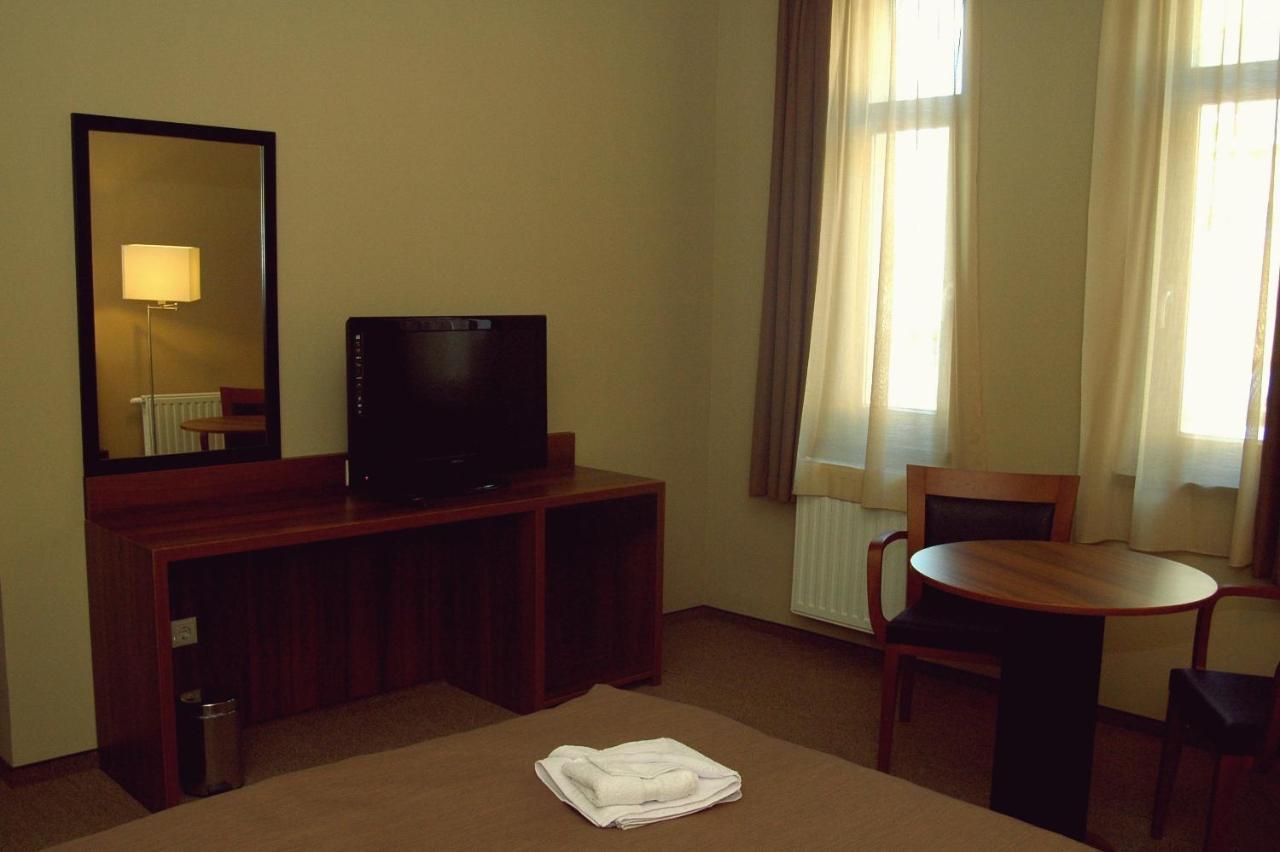 Fiaker Panzio Bed & Breakfast Zalaszentgrot Bagian luar foto