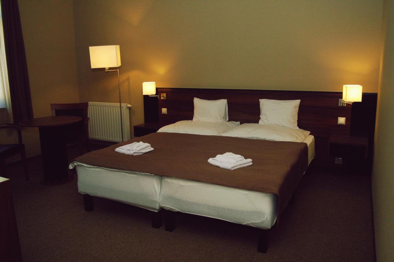 Fiaker Panzio Bed & Breakfast Zalaszentgrot Bagian luar foto